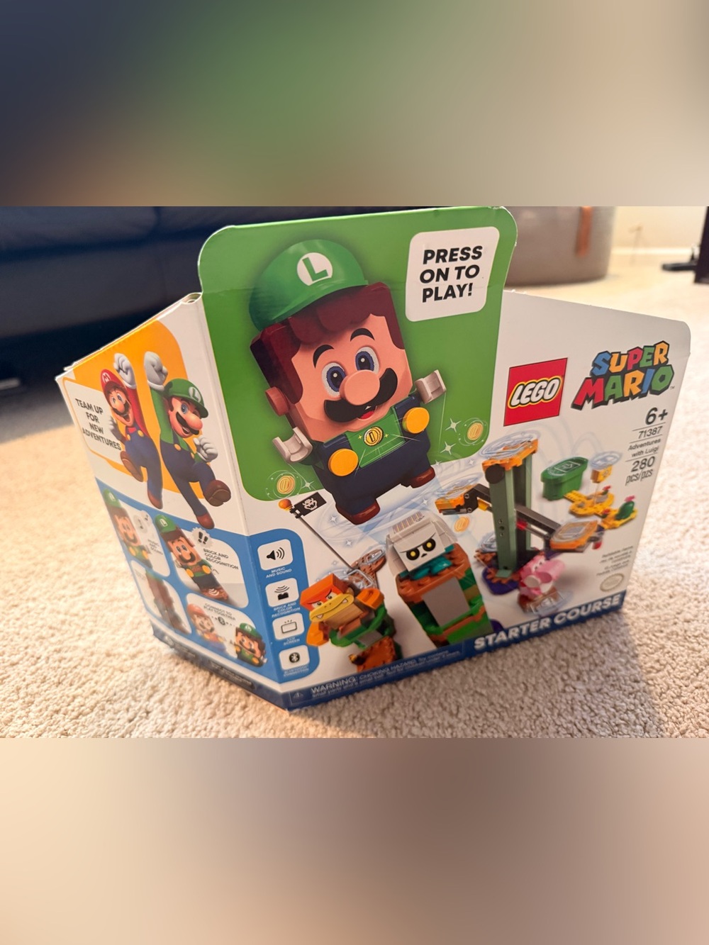 LEGO Super Mario Luigi Starter Course